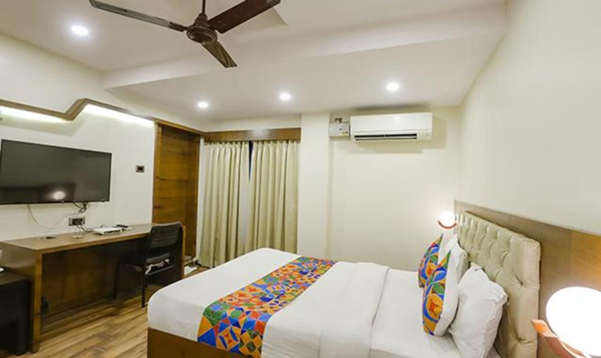 נאגפור Fabhotel Parashar מראה חיצוני תמונה